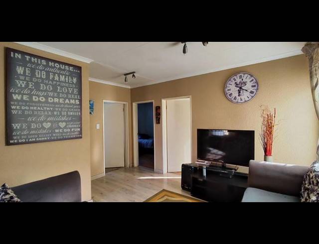 3 BEDROOM HOUSE FOR SALE IN SALFIN